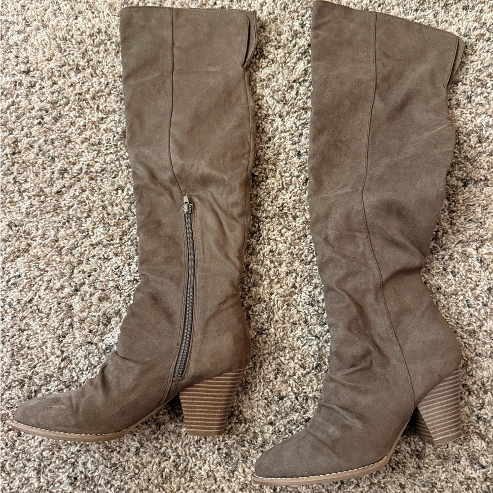 Brown Knee-High Women's Boots